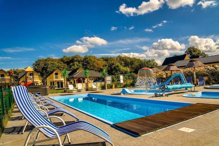 Holiday Resort, Ustronie Morskie Exteriér fotografie